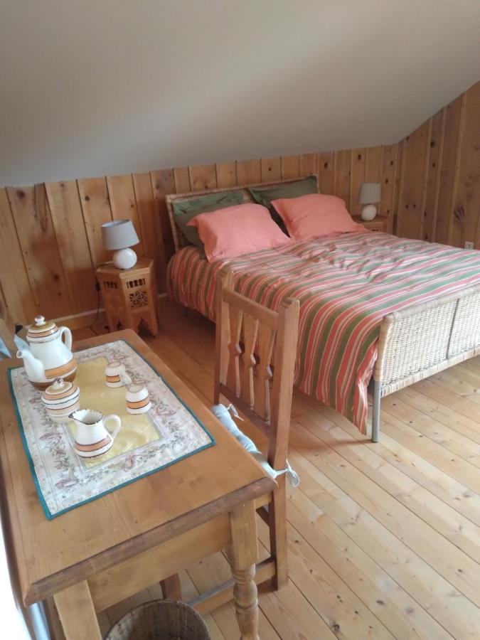 Les Dames De La Saugiat Bed & Breakfast Le Fied Luaran gambar